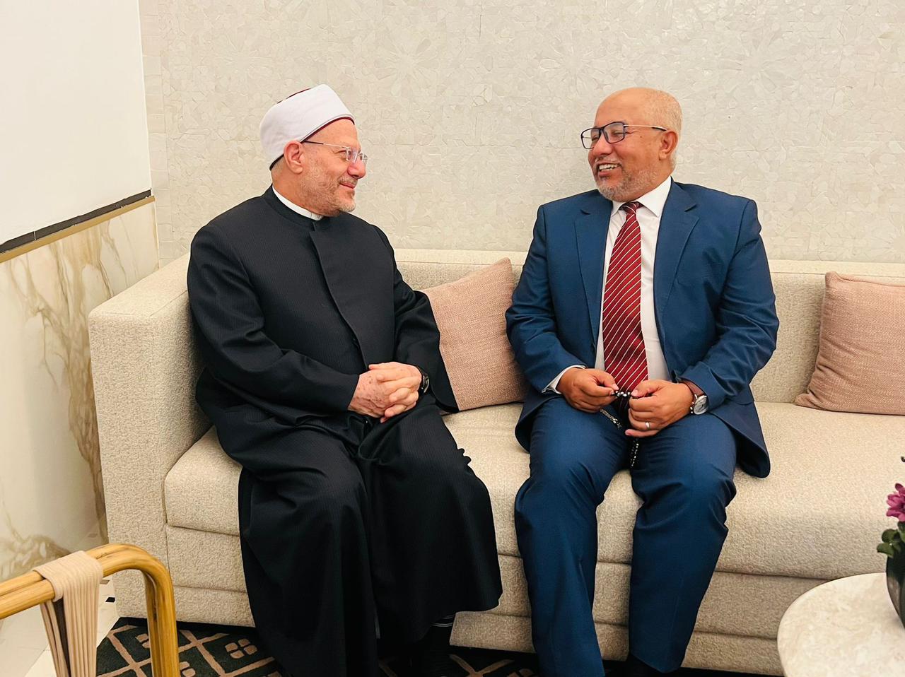مفتي الجمهورية يلتقي أمين عام "المجتمعات المسلمة" بالمغرب