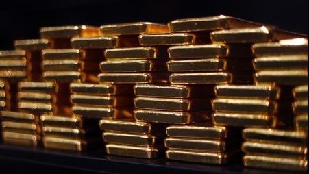 الذهب يتراجع بشدة.. الأصفر يخسر 0.7% في لحظات لهذا السبب