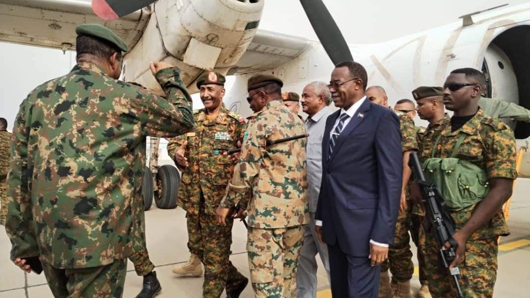 البرهان يصل مطار بورتوسودان