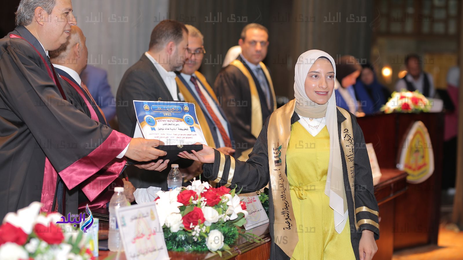 تكريم الطالبة نادية خالد توفيق 