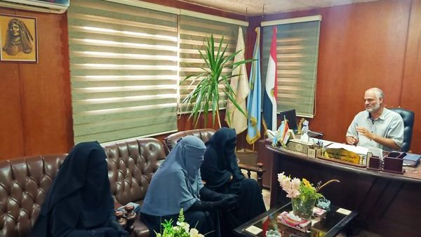 رئيس مدينة سيوة خلال استقبال وفد شالى 