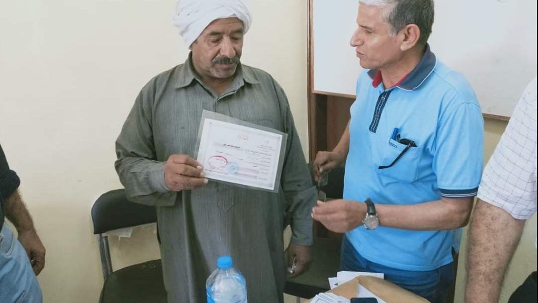 توزيع شهادات محو الأمية على الدارسين بالحسنة
