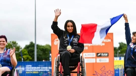 الطالبة البطلة