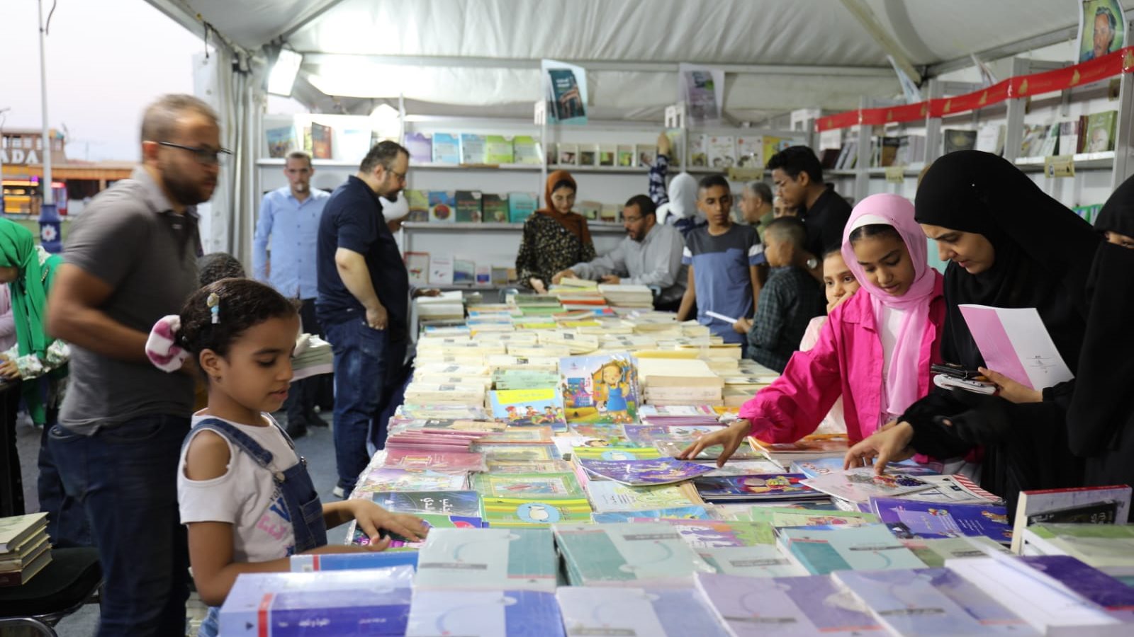 معرض السويس للكتاب 