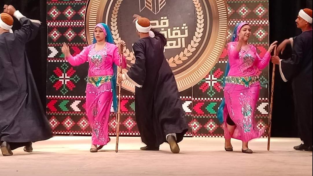إبداع فني لفرقة ملوي للفنون الشعبية 