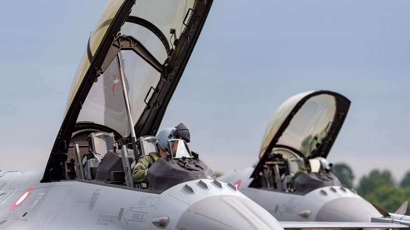 مقاتلات F-16