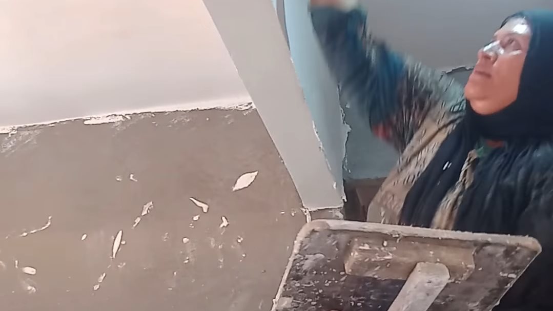 هويدا عاملة المحارة 