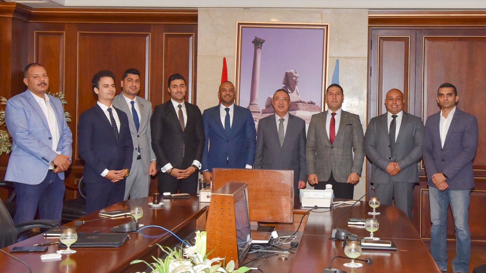 محافظ الاسكندرية يلتقي مسئولي مبادرة ابدأ