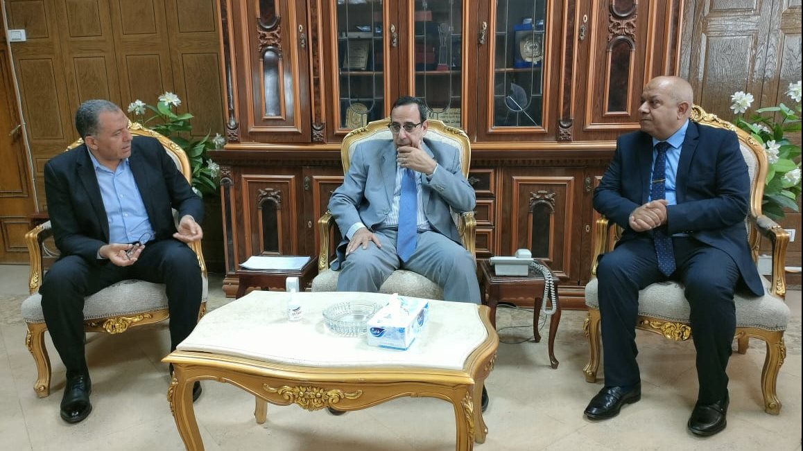 لقاء محافظ شمال سيناء مع رئيس شركة الكهرباء 