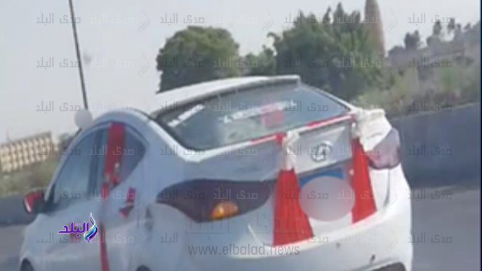 احدى السيارات