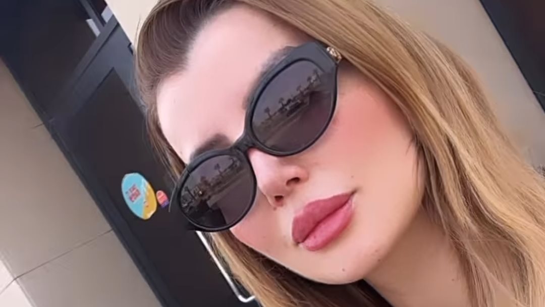 زوجة النقاز