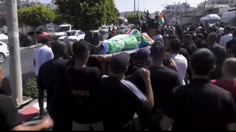 تشييع جثمان شاب فلسطيني 