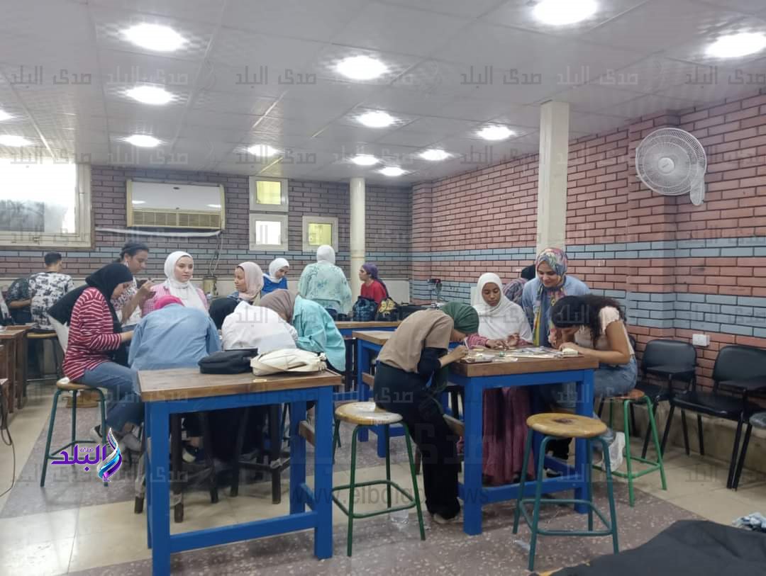 كلية الفنون التطبيقية جامعة حلوان تنفذ ميداليات وهدايا اسبوع شباب الجامعات