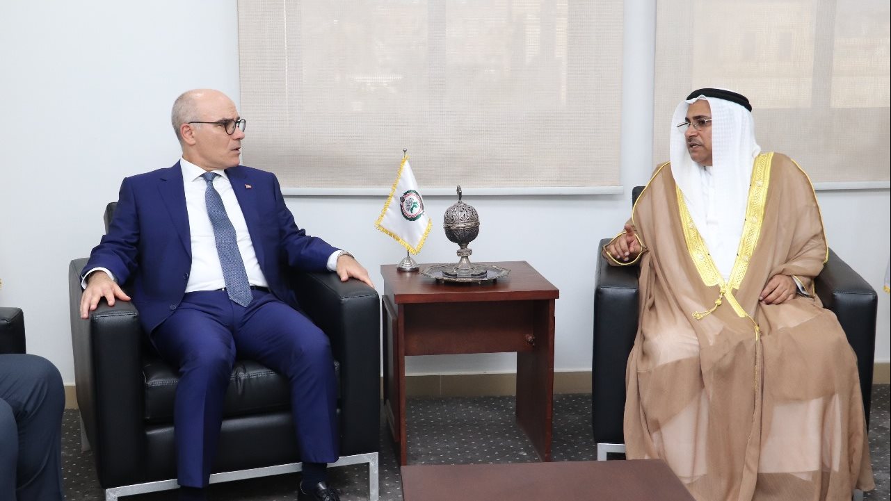 رئيس البرلمان العربي ووزير الخارجية التونسي رئيس البرلمان العربي ووزير الخارجية التونسي