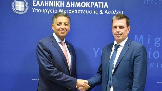 لقاء سفير مصر بأثينا مع وزير الهجرة اليوناني 