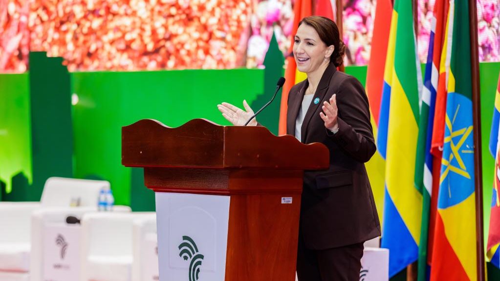 وزيرة البيئة والتغير المناخي الإماراتية مريم المهيري