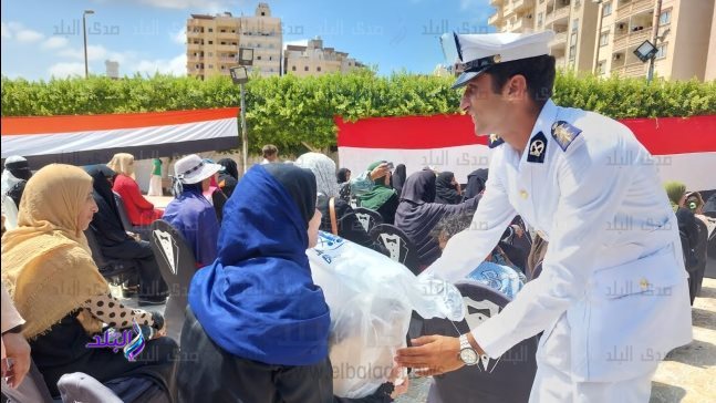 توزيع المساعدات
