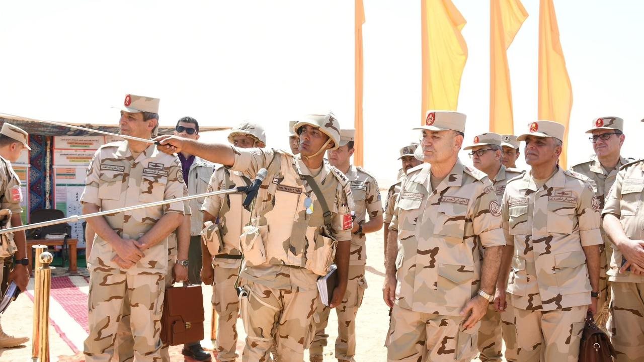 رئيس الأركان يشهد إحدى مراحل مشروع بجنود التكتيكي