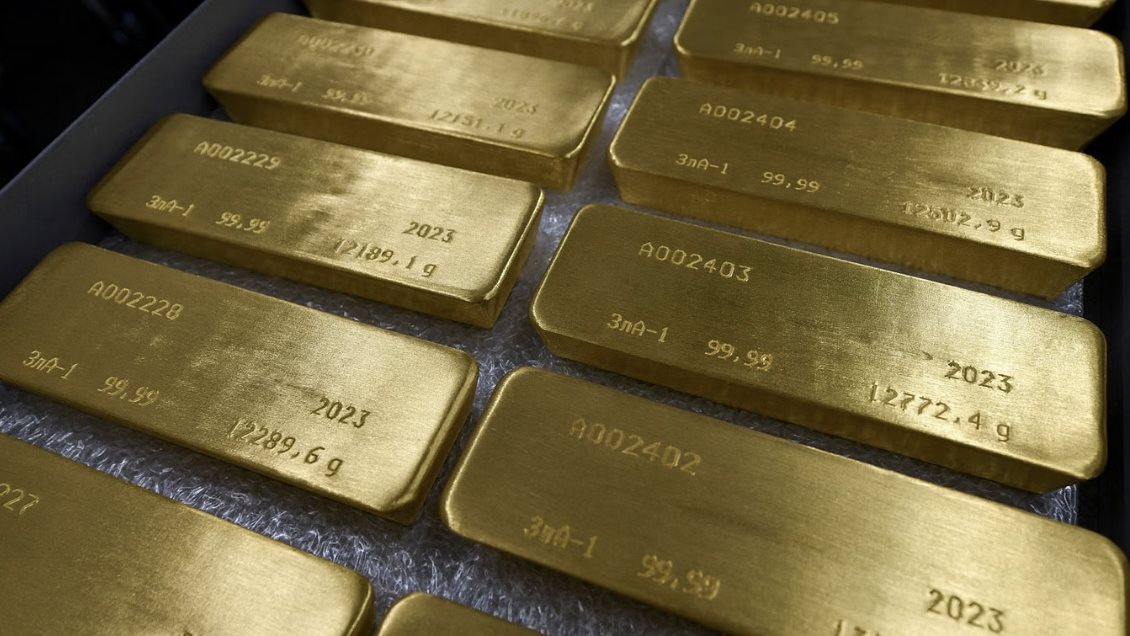 الذهب ينخفض مع ترقب المستثمرين لتقرير التضخم الأمريكي