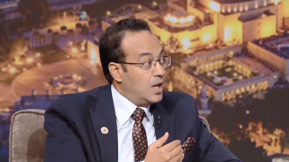 الدكتور حامد فارس أستاذ العلاقات الدولية