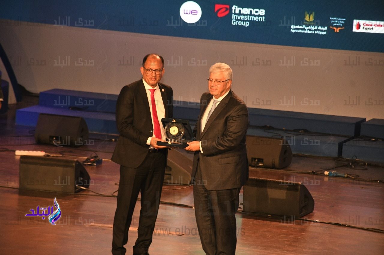 ميداليات ذهبية وبرونزية لطلاب جامعة عين شمس11