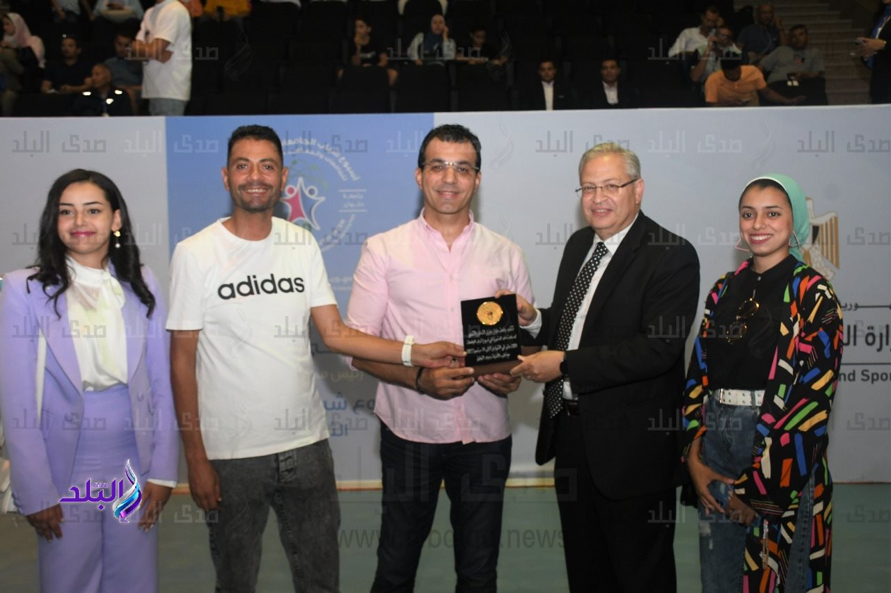ميداليات ذهبية وبرونزية لطلاب جامعة عين شمس7