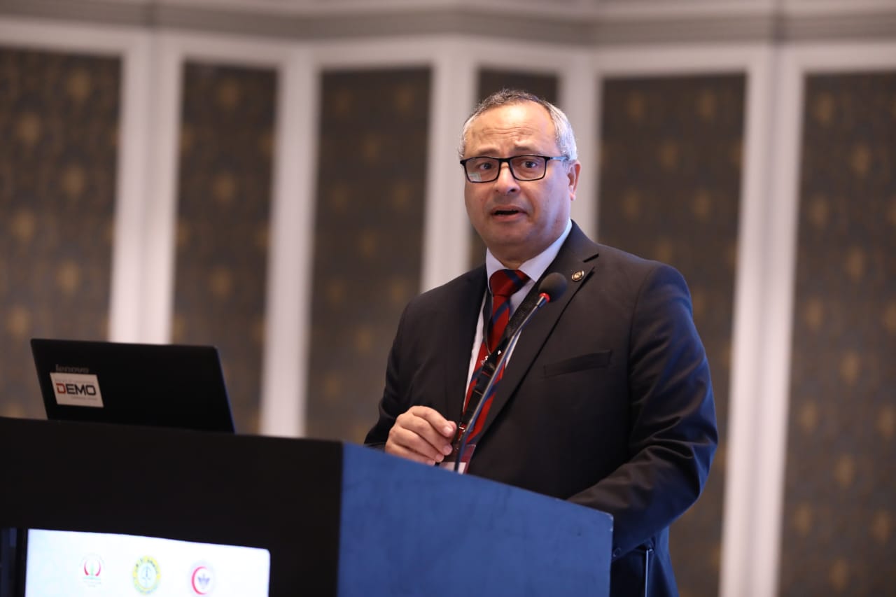 الدكتور حسين أبو الغيط