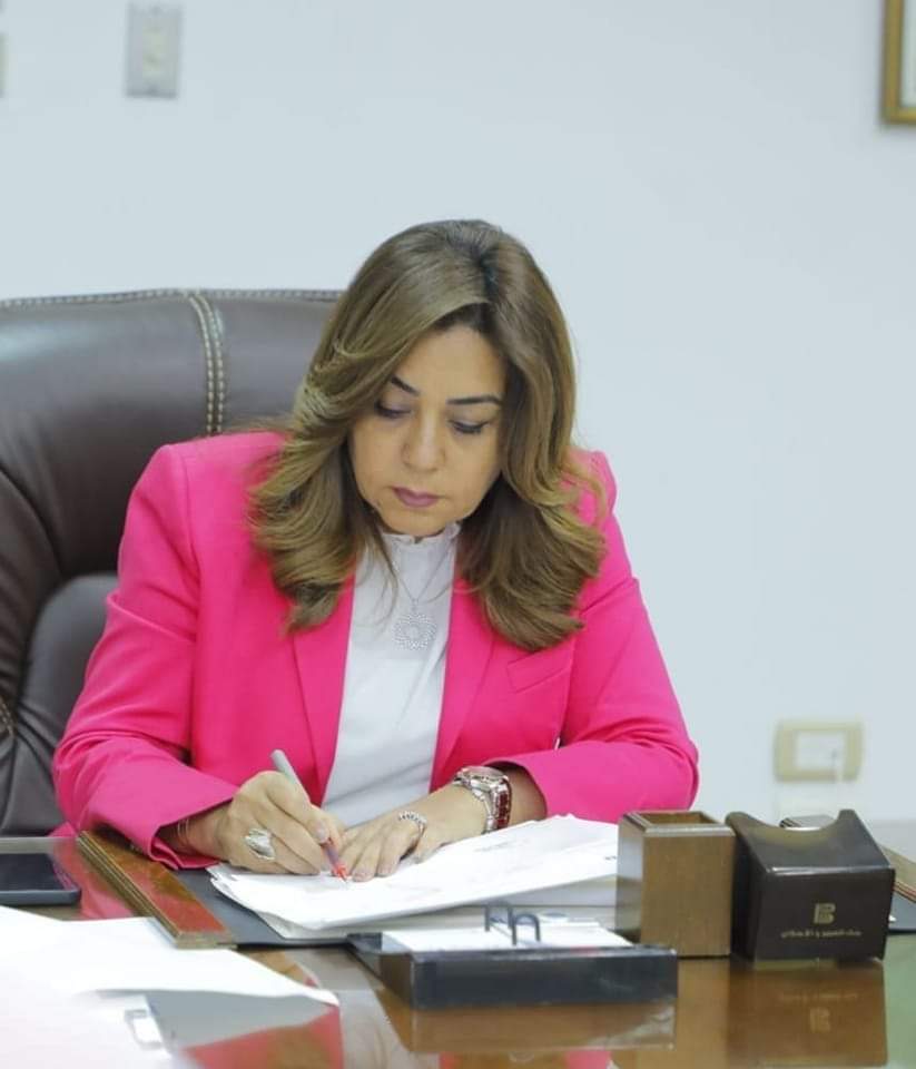 منال عوض محافظ دمياط