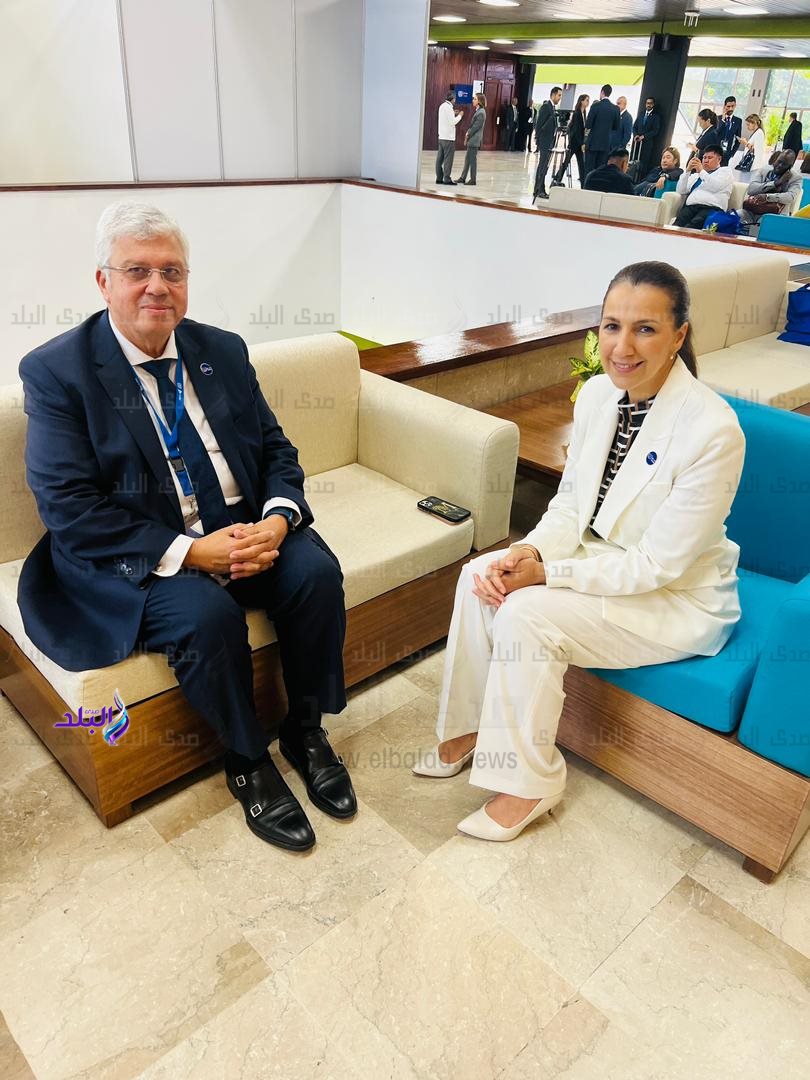 الدكتور أيمن عاشور وزير التعليم العالي والبحث العلمي، ووزيرة التغير المناخي والبيئة الإماراتية