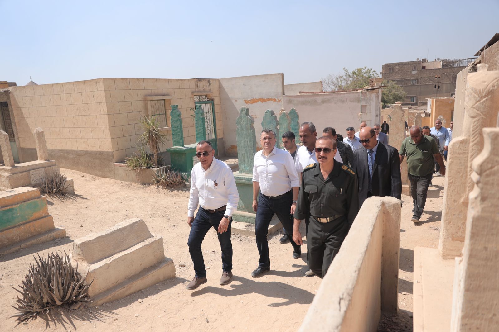 وزير السياحة والآثار 