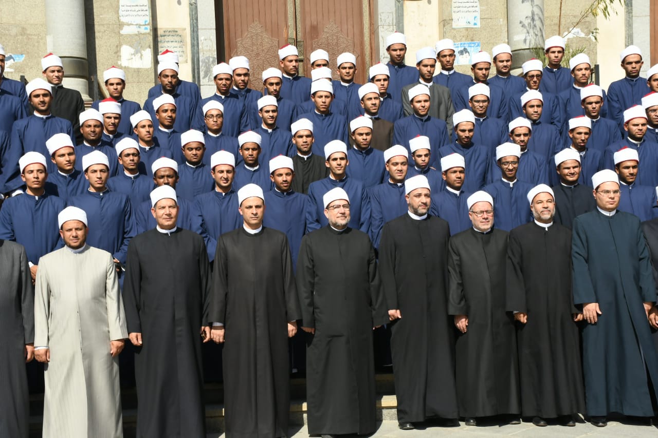 وزير الأوقاف مع الأئمة الجدد