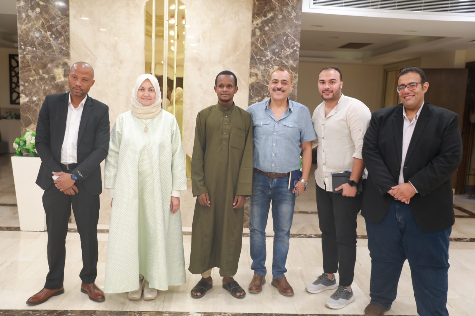 مستشار الإمام الأكبر تلتقي الطالب الوافد 