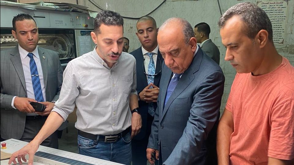 وزير قطاع الأعمال العام خلال جولته التفقدية 