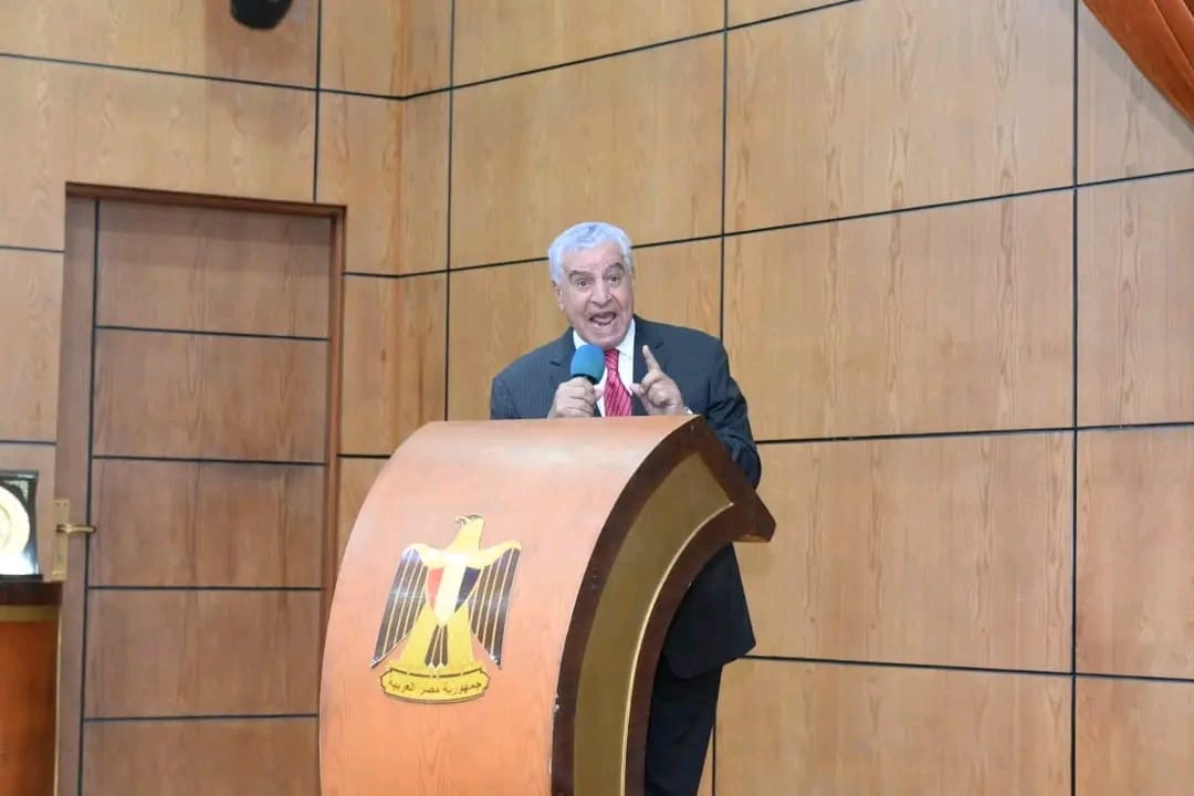 زاهى حواس 