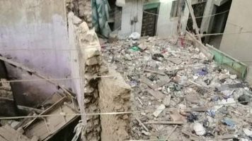 انهيار عقار قديم وسط الإسكندرية 