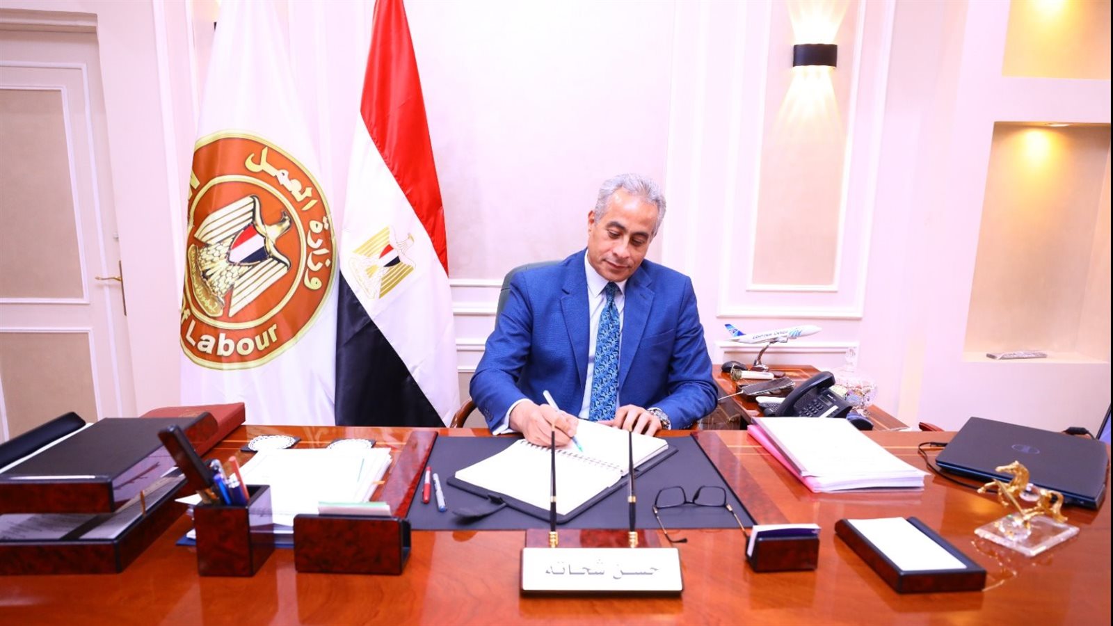 وزير العمل