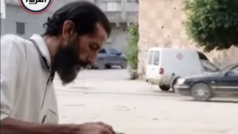 مواطن ليبي يفتتح مقهى مجانية
