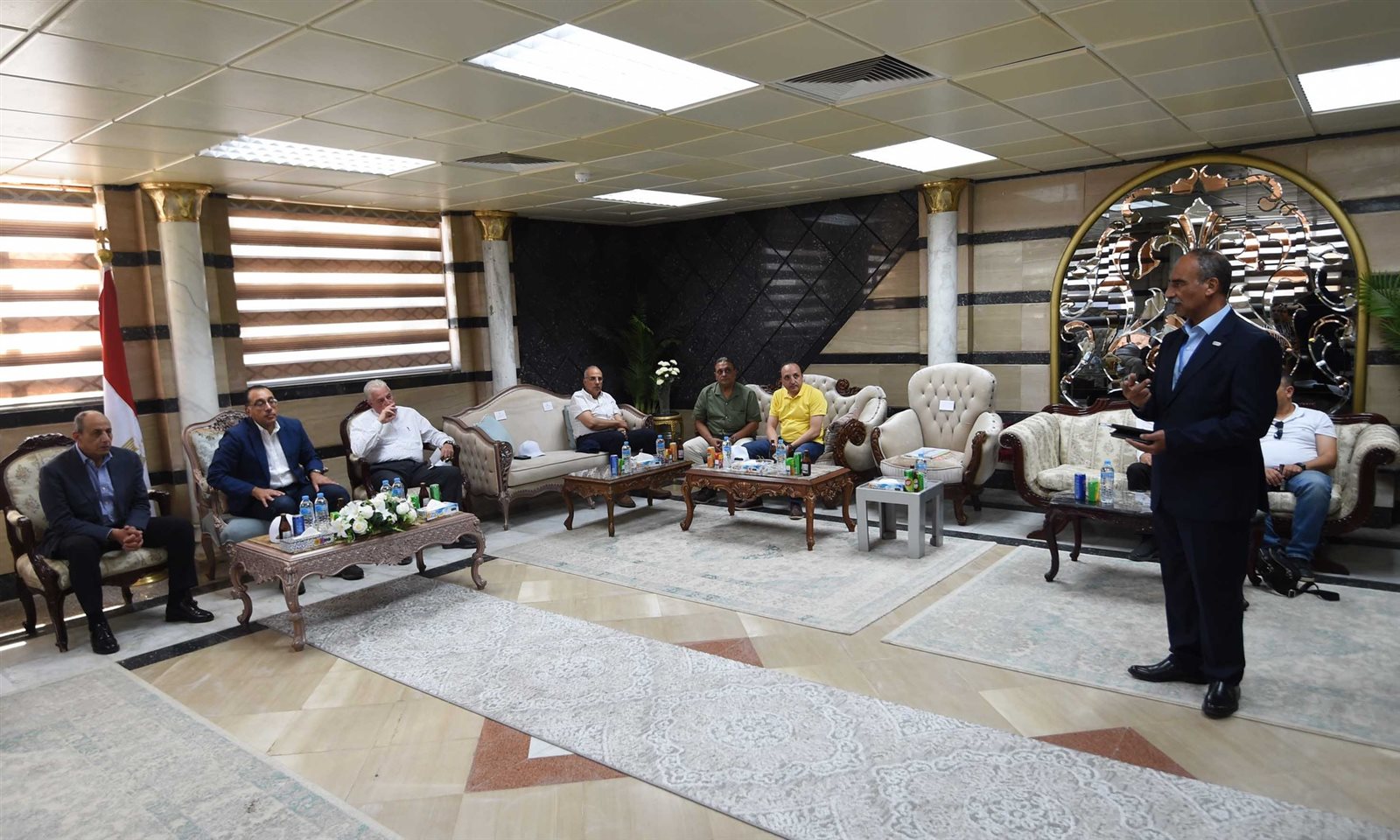 مدير مطار طابا وجولة رئيس الوزراء 
