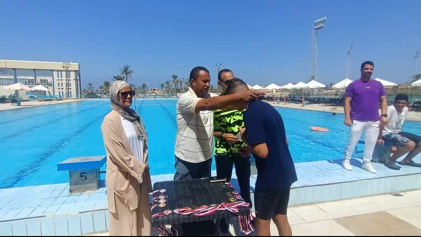 مسابقة للسباحة باستاد العريش الرياضي 