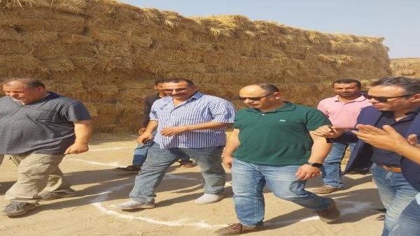 رئيس جهاز شئون البيئة يتفقد ميدانيًا منظومة قش الأرز