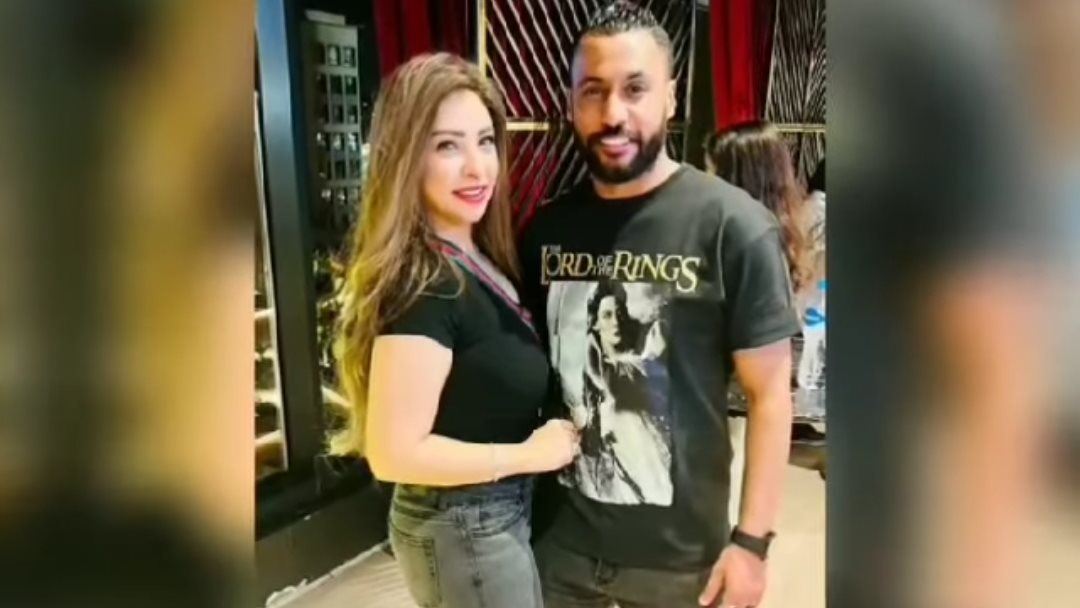 عاشور وزوجته