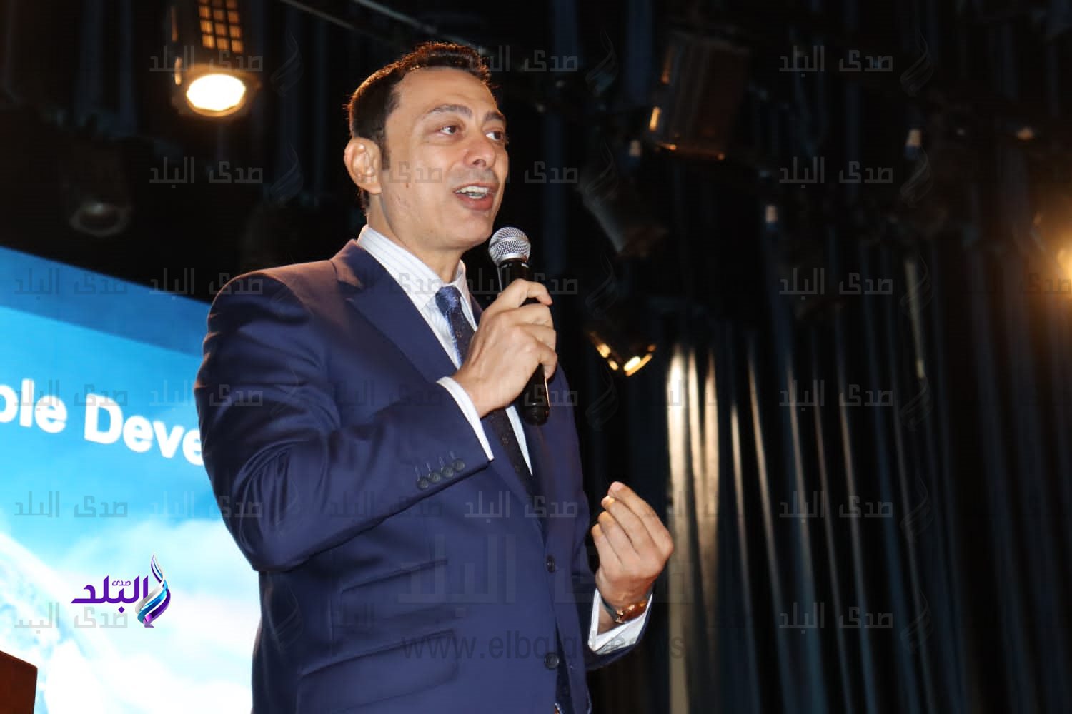  انطلاق الجلسة الحوارية التي ناقشت التسامح والتعايش السلمي بين الأمم