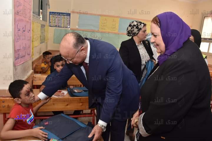 حصاد قافلة اليوم الواحد لجامعة عين شمس  التنموية الشاملة بحي أهالينا ( ١ ) 