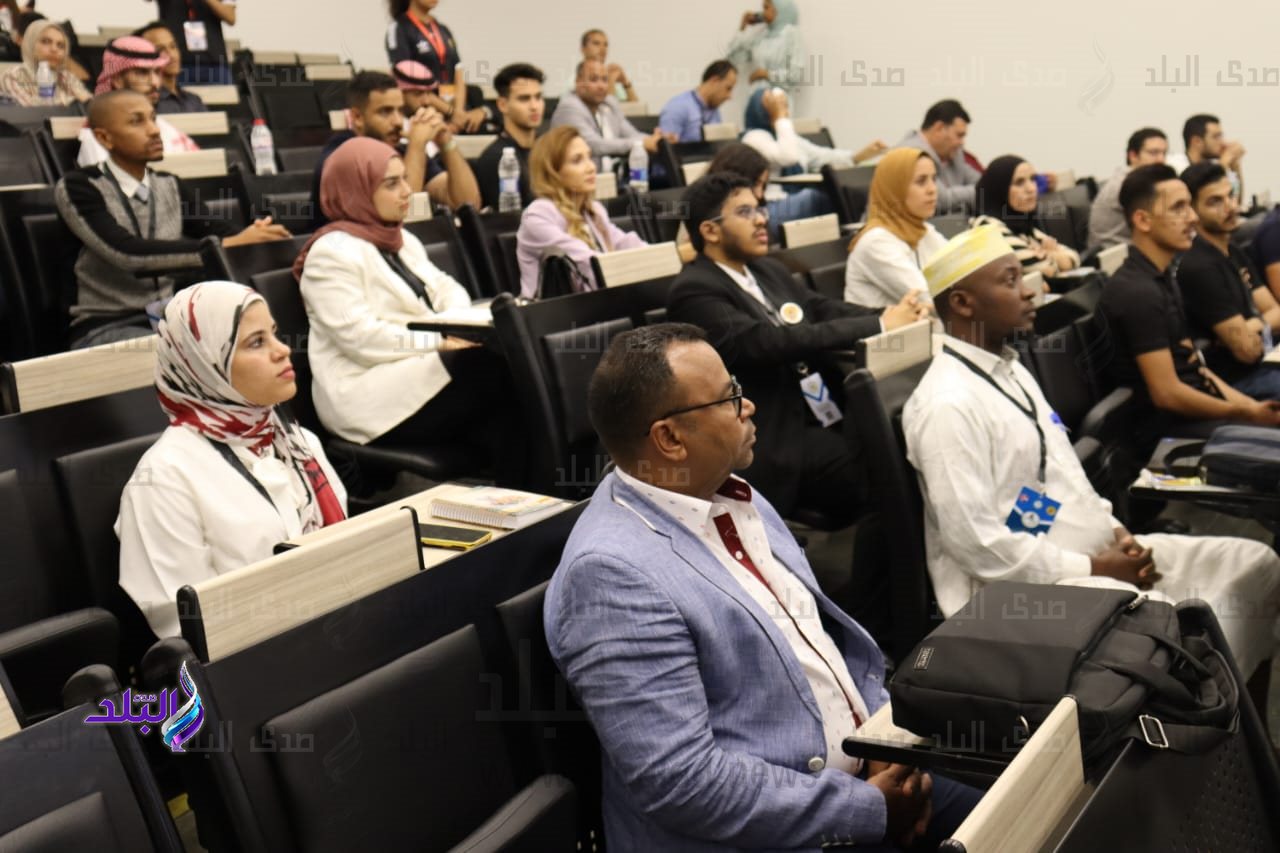يستكمل معهد إعداد القادة فعاليات البرنامج التدريبى 