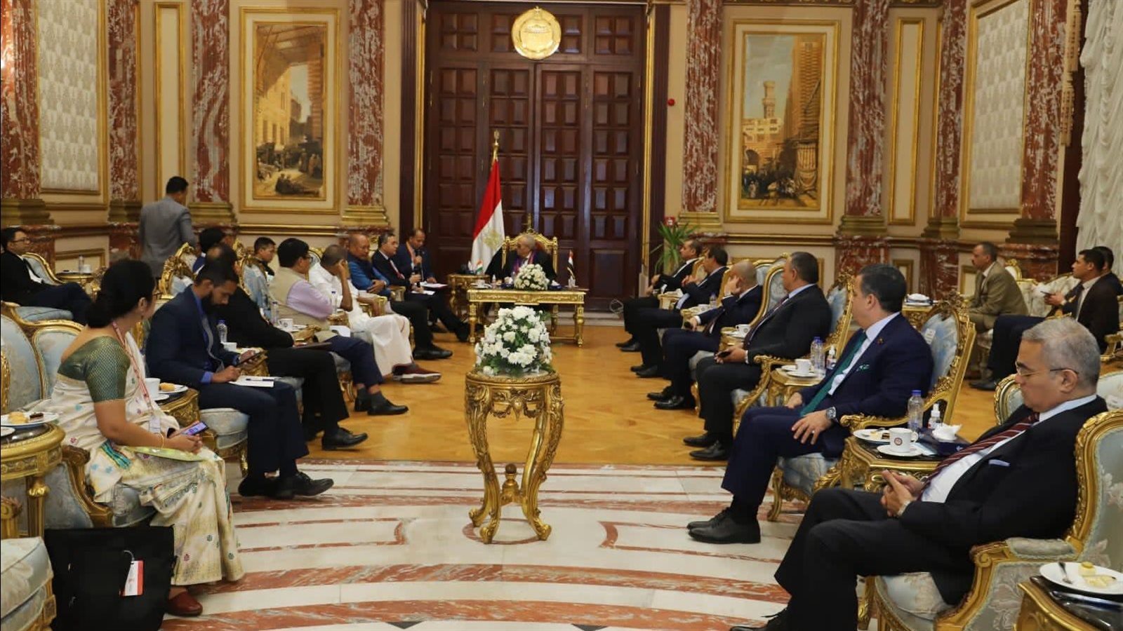 وكيل مجلس الشيوخ يستقبل وفدا هنديا