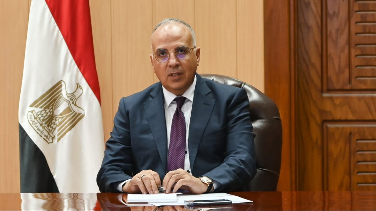 وزير الموارد المائية والري