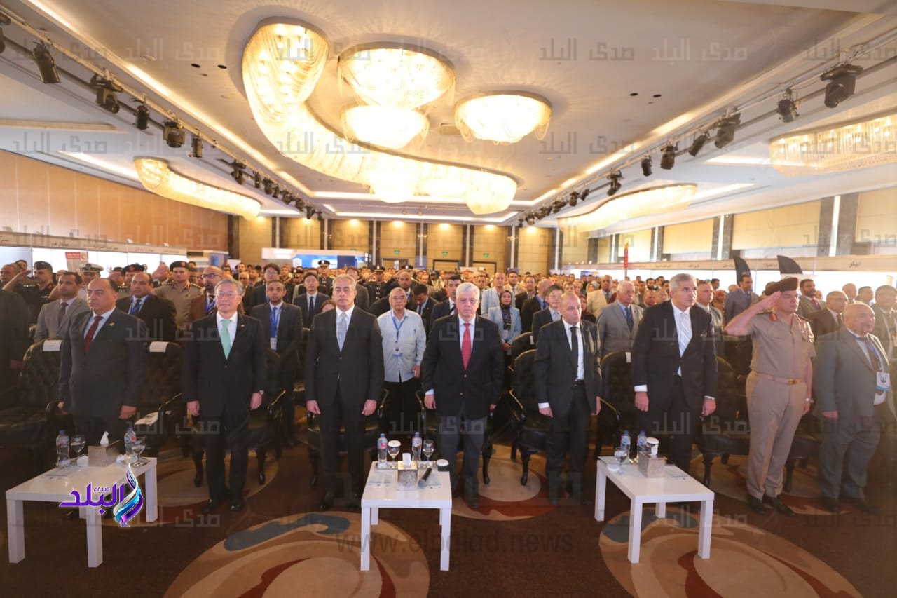 وزيرا التعليم العالي والعمل يشهدان حفل تخرج الدفعة الأولى من طلاب الجامعات التكنولوجية6