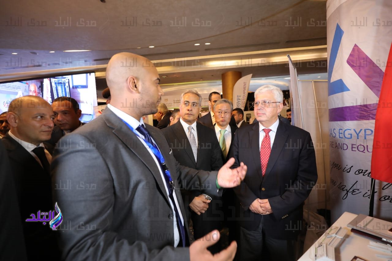 وزيرا التعليم العالي والعمل يشهدان حفل تخرج الدفعة الأولى من طلاب الجامعات التكنولوجية