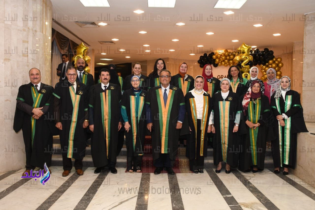 حفل تخرج دفعتين من برنامج الساعات المعتمدة بكلية الصيدلة 3