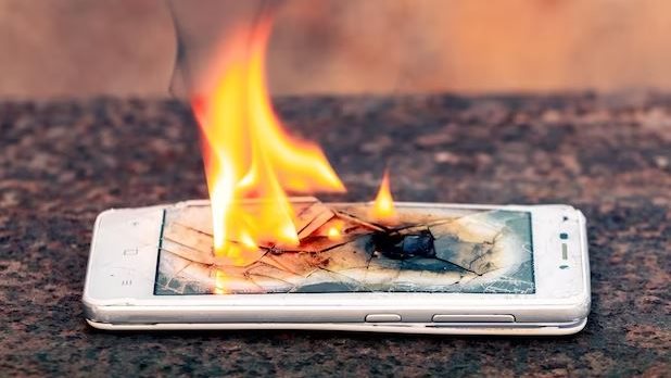انفجار هاتف ذكي